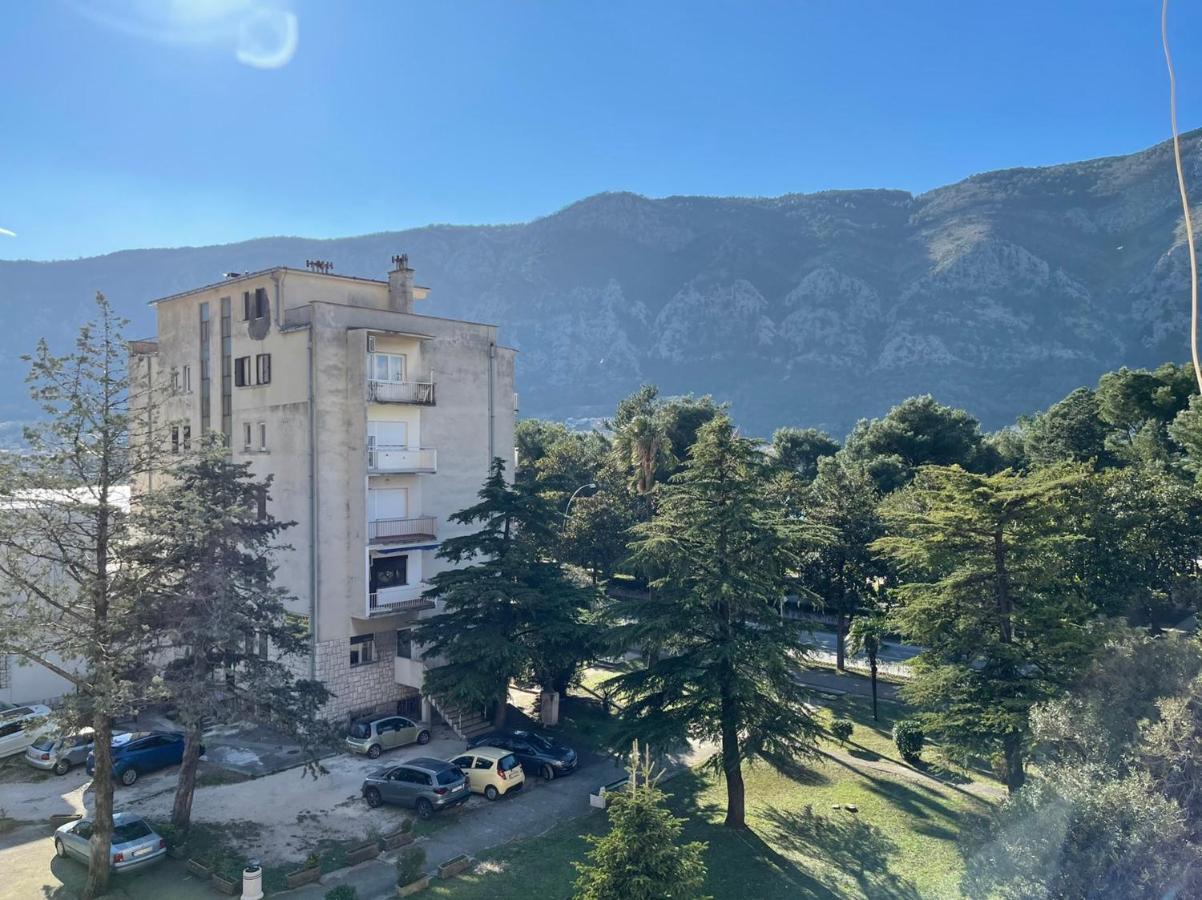 Downtown Apartment Kotor Buitenkant foto